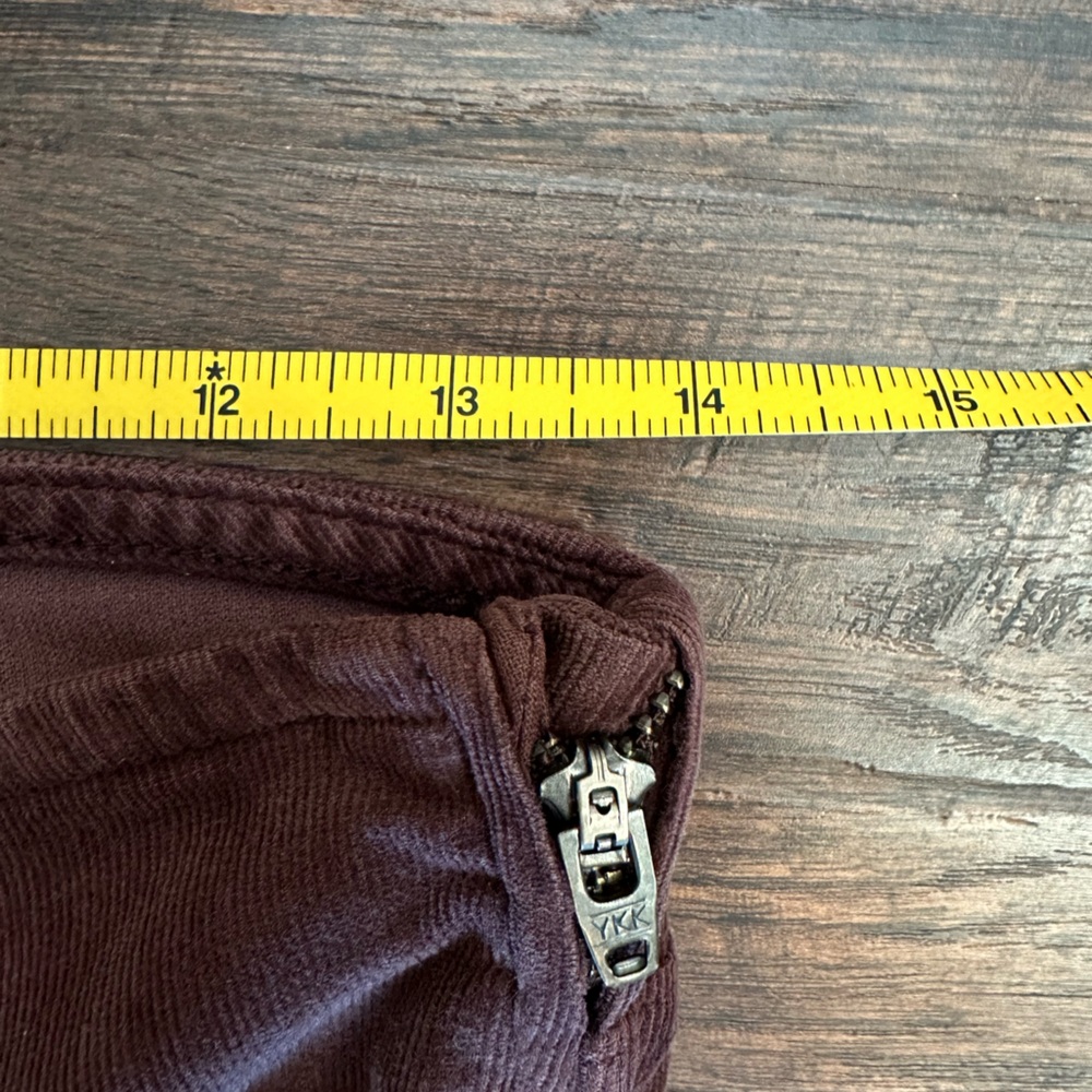Pacsun Brown Corduroy Low Rise
Flare Pants size 27 great condition side zip - Picture 9 of 17